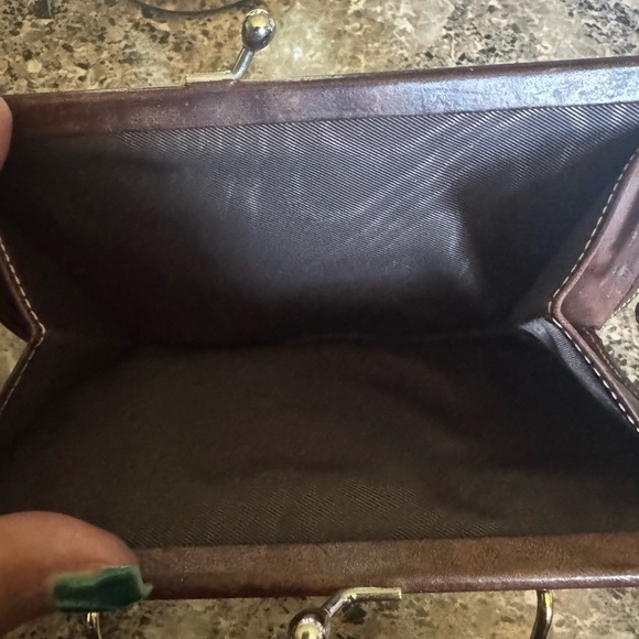 Dooney & Bourke Tan Trifold Pebbled Leather wallet EUC - Picture 9 of 9